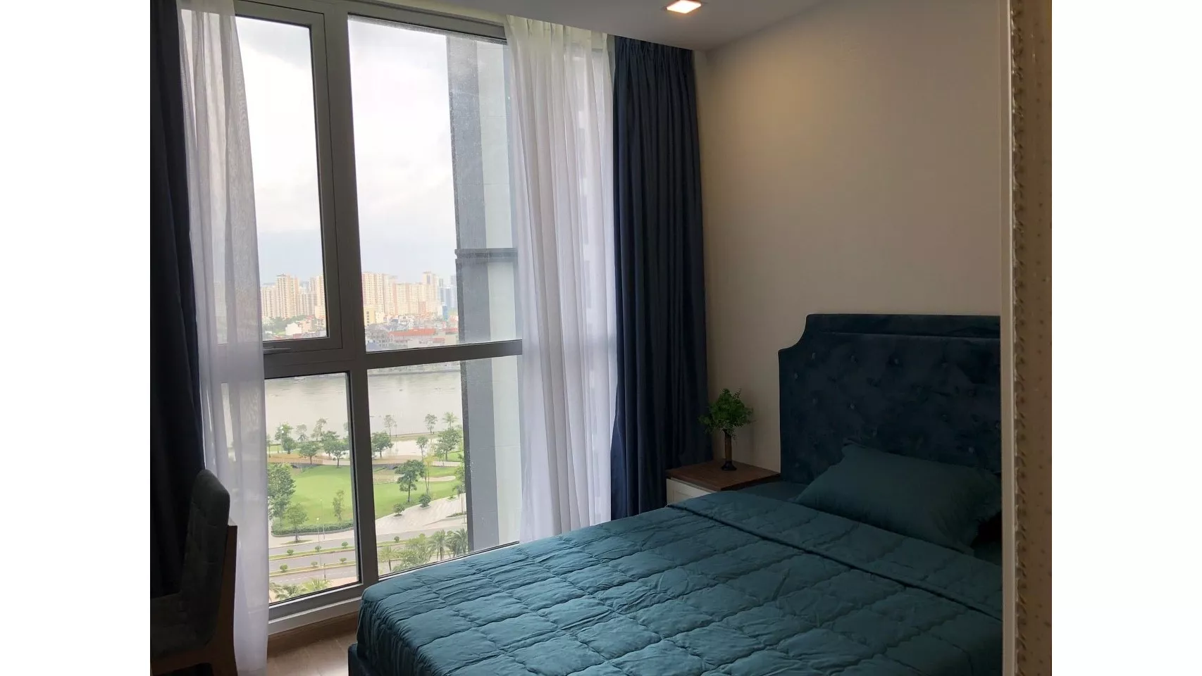 Cho Thuê Căn Hộ Vinhomes Central Park 3PN, View Sông Giá Tốt