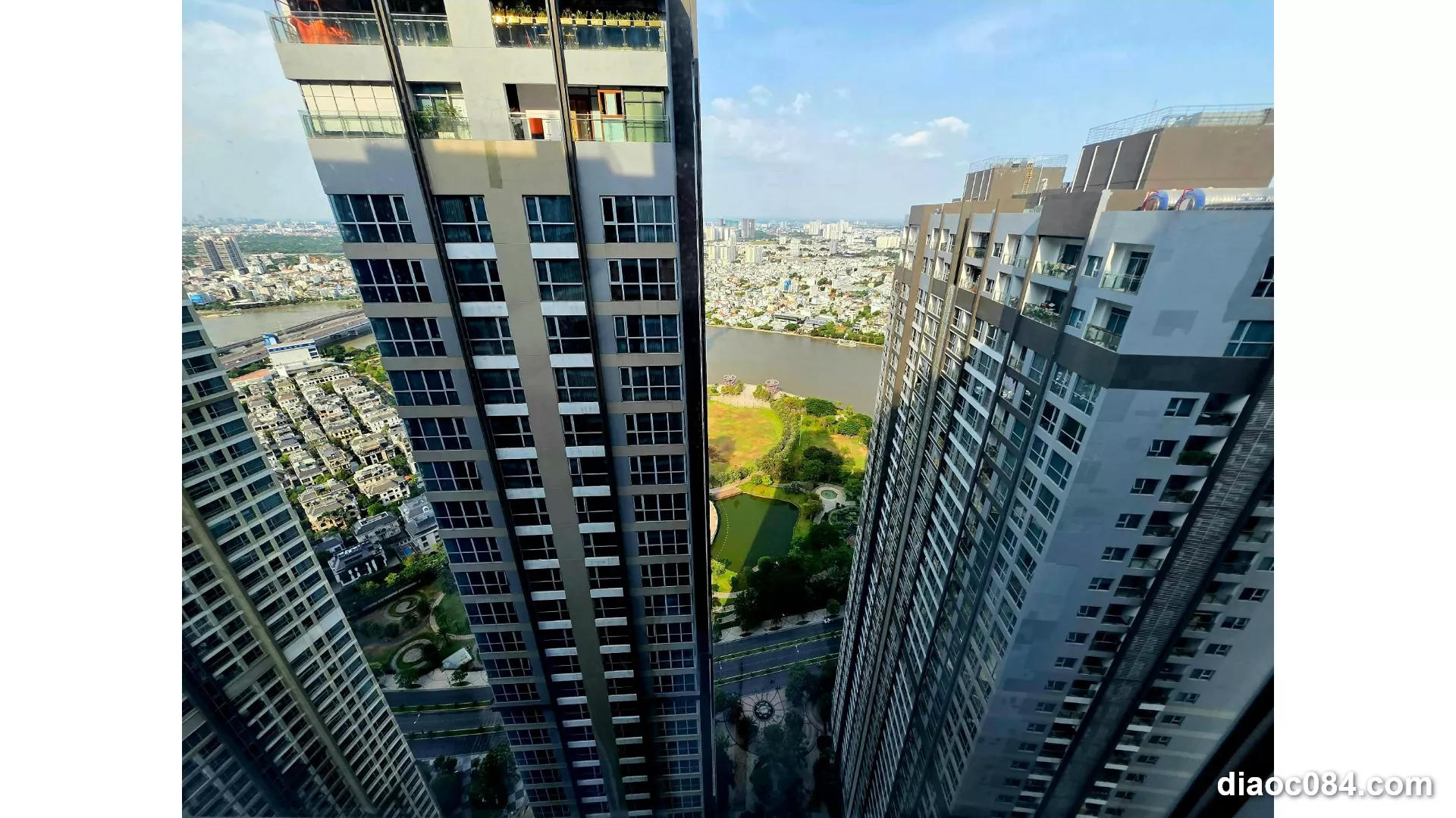 Cho Thuê Căn Hộ Vinhomes Central Park 3PN View Sông Siêu Đẹp Quận Bình Thạnh