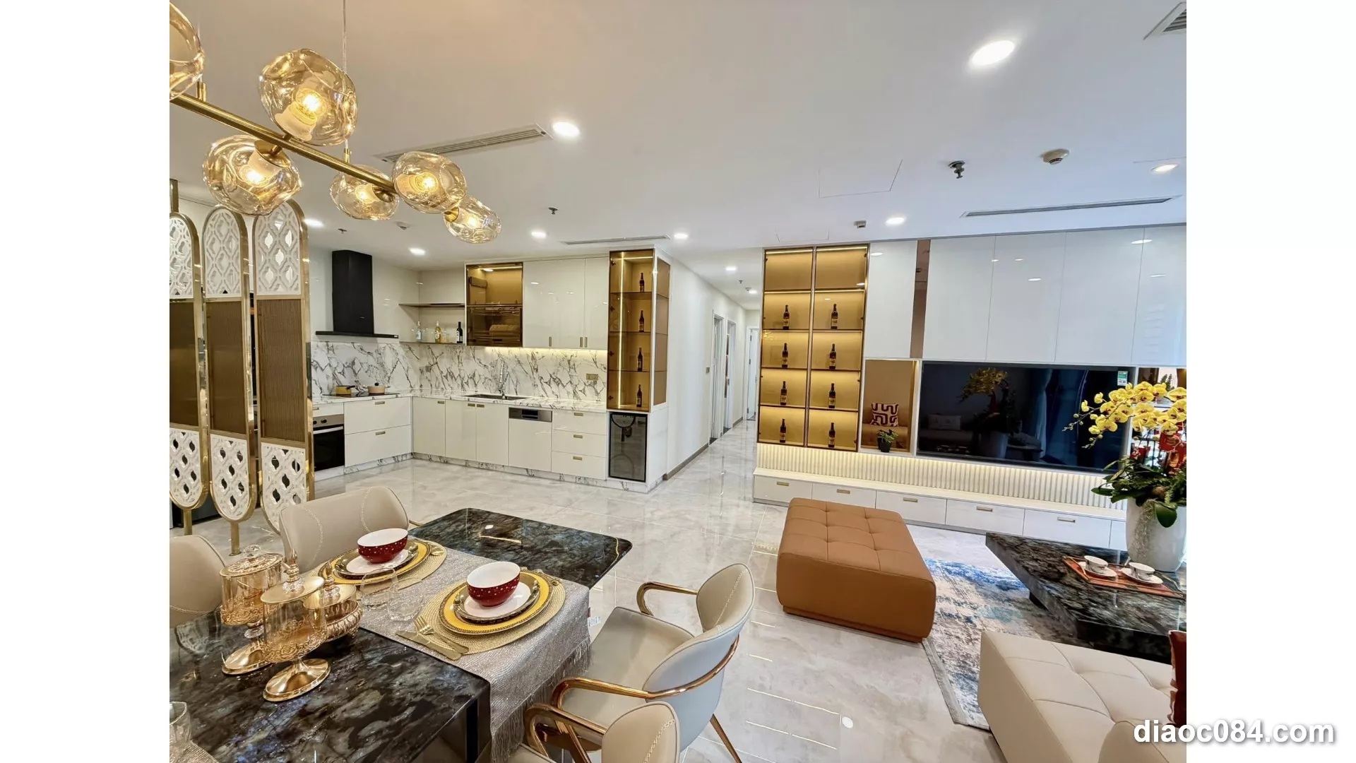 Bán Căn Hộ Vinhomes Central Park 4PN Căn Góc View Sông Giá 21 Tỷ