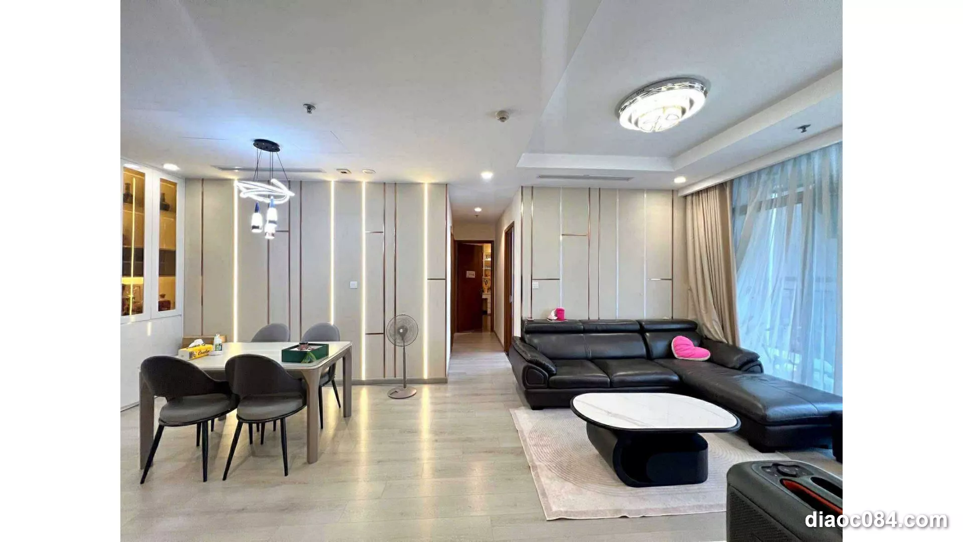 Bán Căn Hộ Vinhomes Central Park 3PN 108m2 View Sông &#8211; Giá 16.5 Tỷ