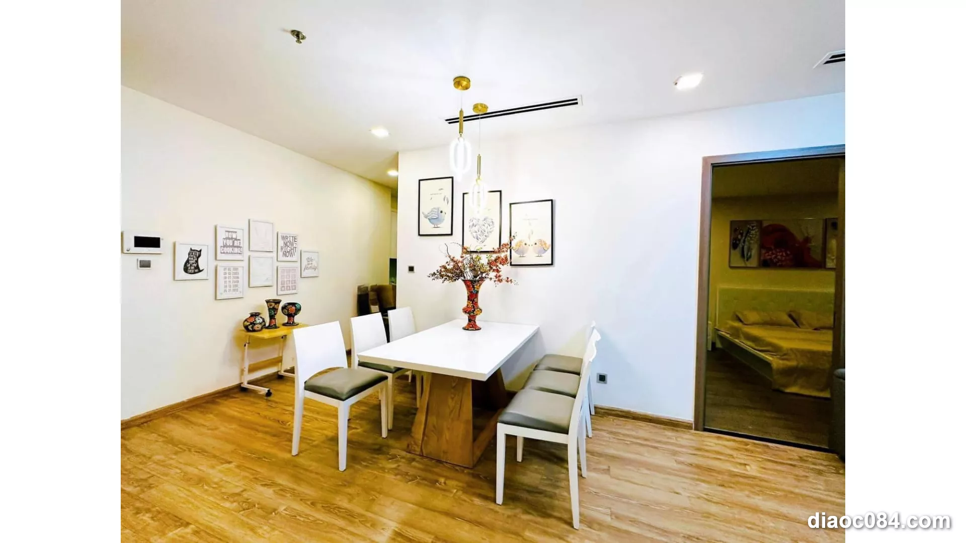Cho Thuê Căn Hộ Góc 3PN Vinhomes Central Park Bình Thạnh &#8211; View Sông Siêu Thoáng