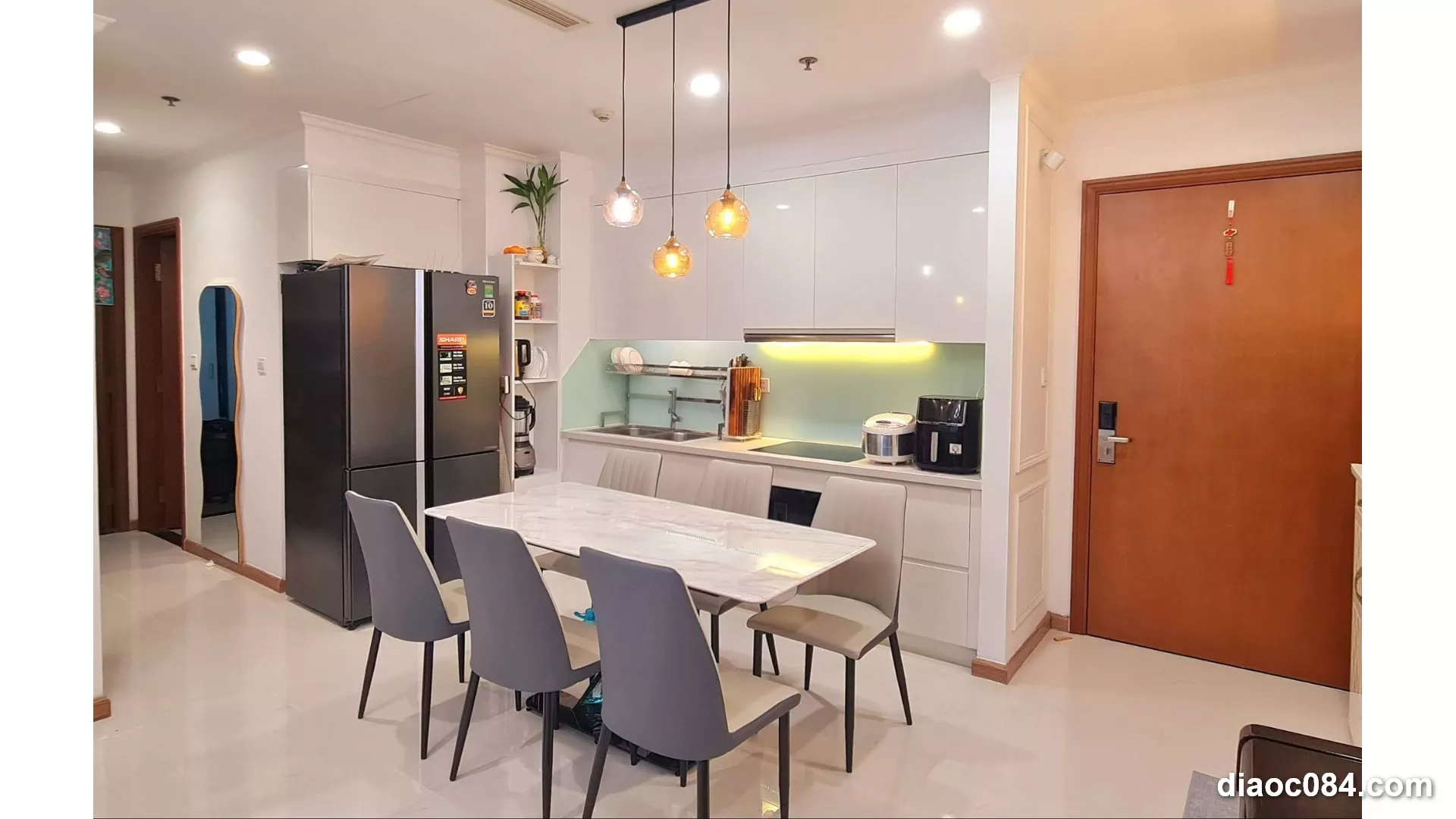 Bán căn hộ Vinhomes Central Park 2PN view Landmark 81 – Mới, hiếm có không cho thuê