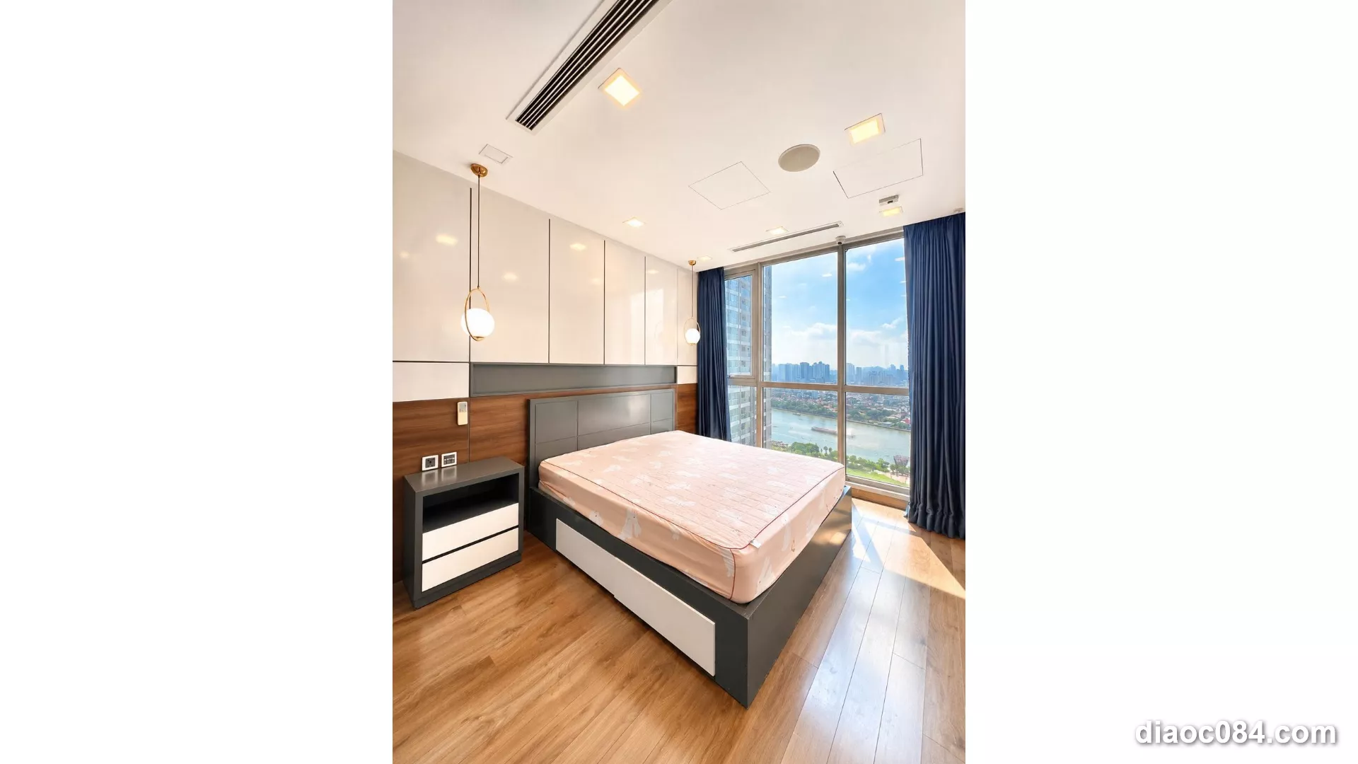 Bán Căn Hộ Vinhomes Central Park 2PN View Sông Tầng Cao Quận Bình Thạnh