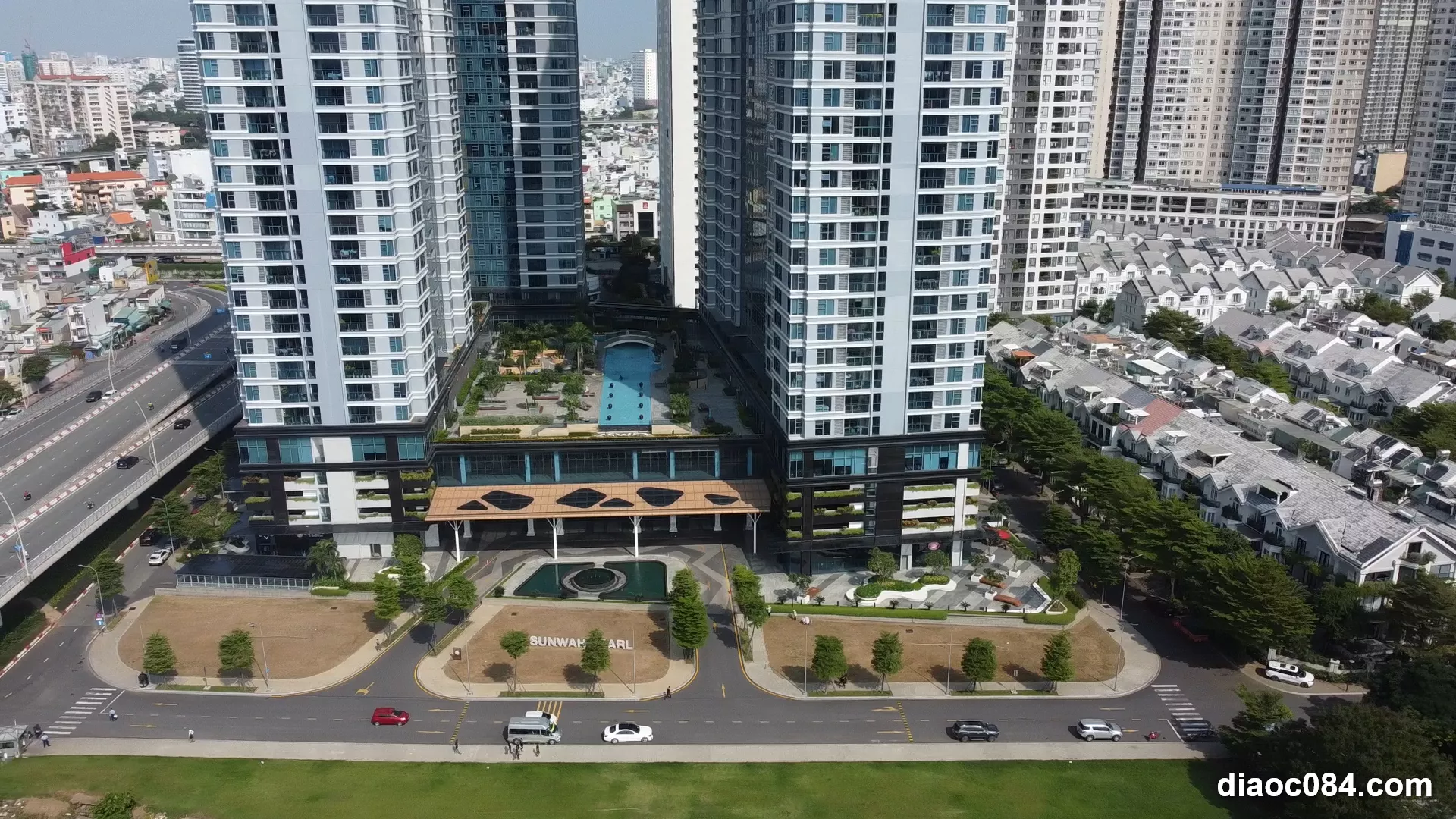 Cho Thuê Căn Hộ Sunwah Pearl Bình Thạnh 2PN Full Nội Thất, View Hồ Bơi