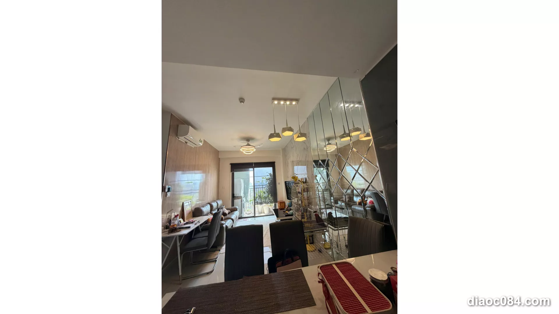 Bán Căn Hộ The Sun Avenue Quận 2 &#8211; Nội Thất Cao Cấp 700 Triệu, Sổ Hồng Cầm Tay