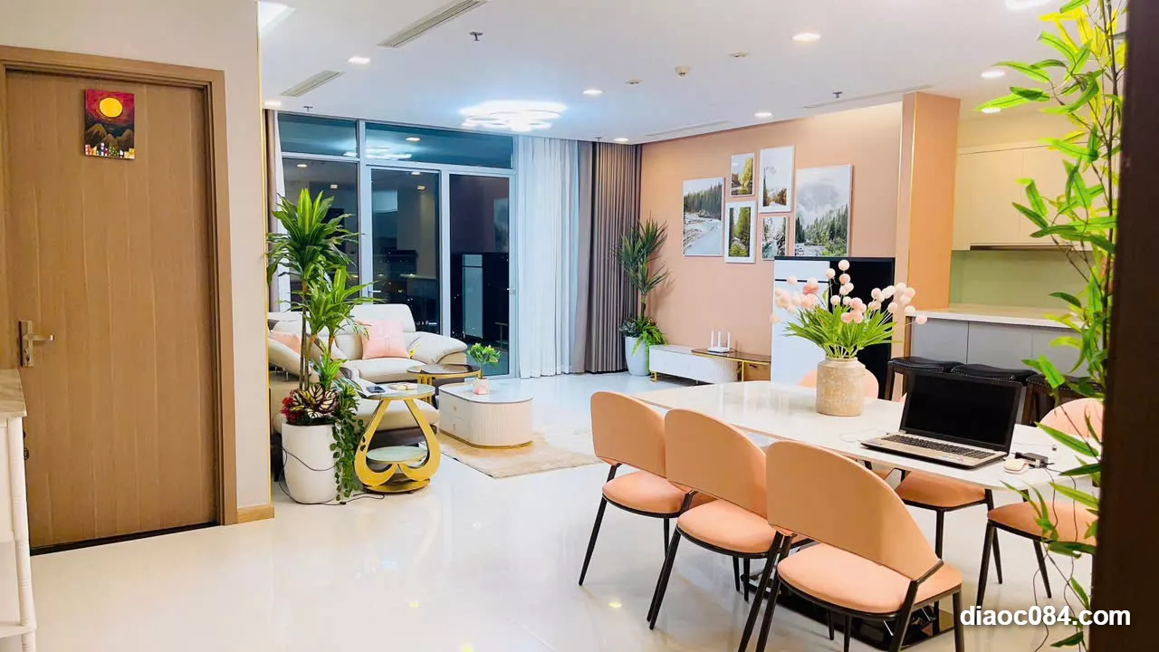Thuê Căn Góc Vinhomes Central Park 188m &#8211; Nội Thất Cao Cấp, View Sông Công Viên