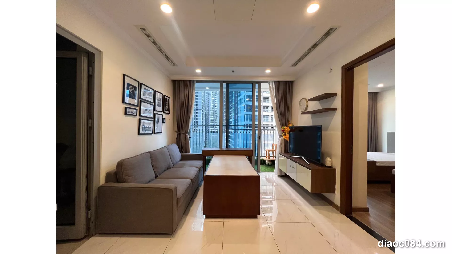 Cho Thuê Căn Hộ 2PN VinHomes Central Park Bình Thạnh &#8211; Giá 22 Triệu/Tháng