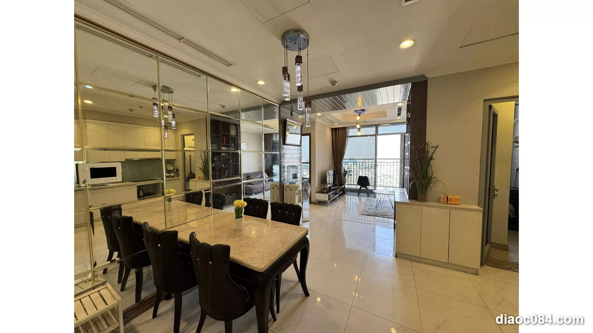 Cho thuê căn hộ Vinhomes Central Park 2PN giá tốt, nhà có sẵn ở ngay
